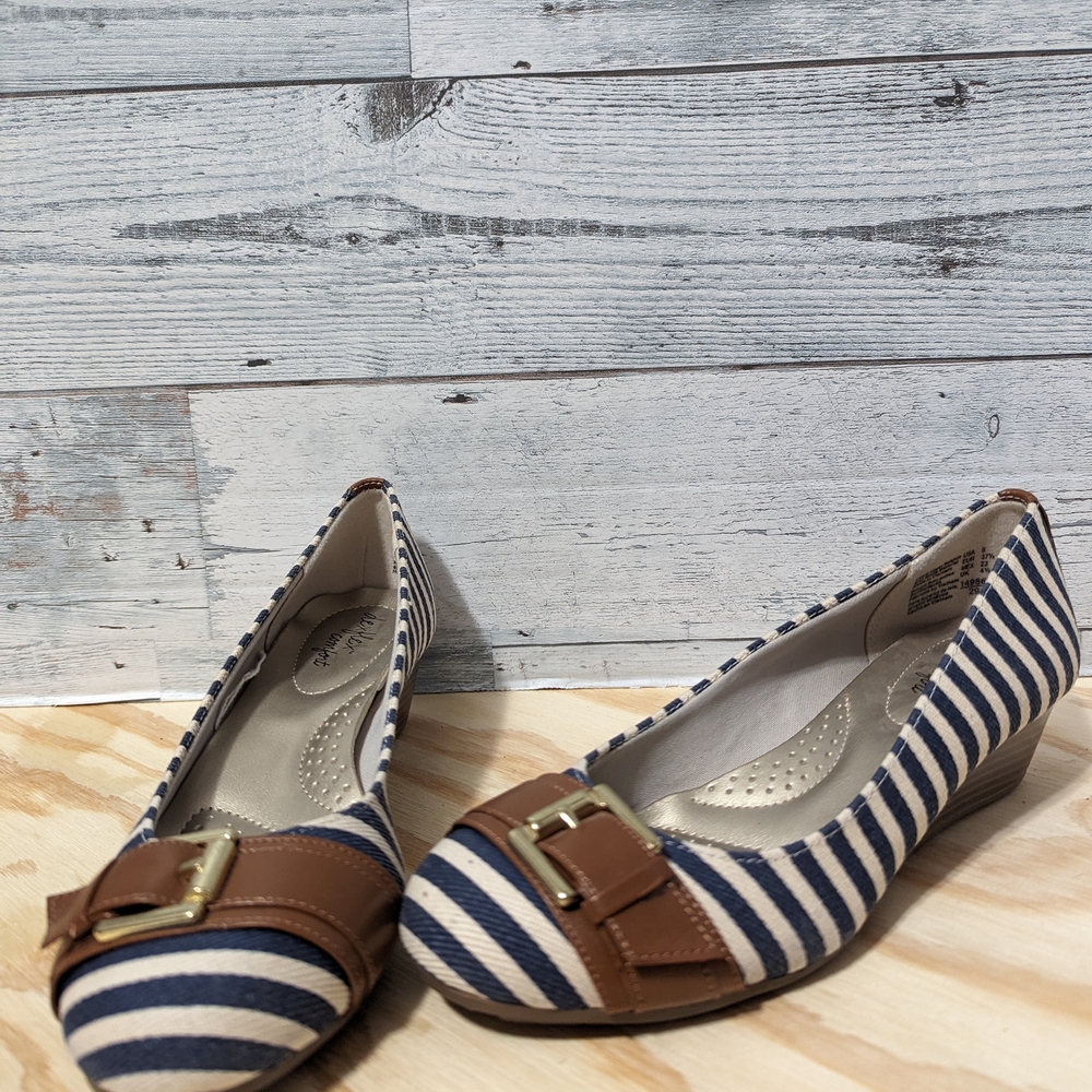 Dexflex Comfort Women's Wedge Size 6 Navy Blue Cream Striped Denim 149863